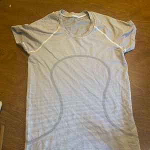 lululemon swiftly tech size 4 stripe